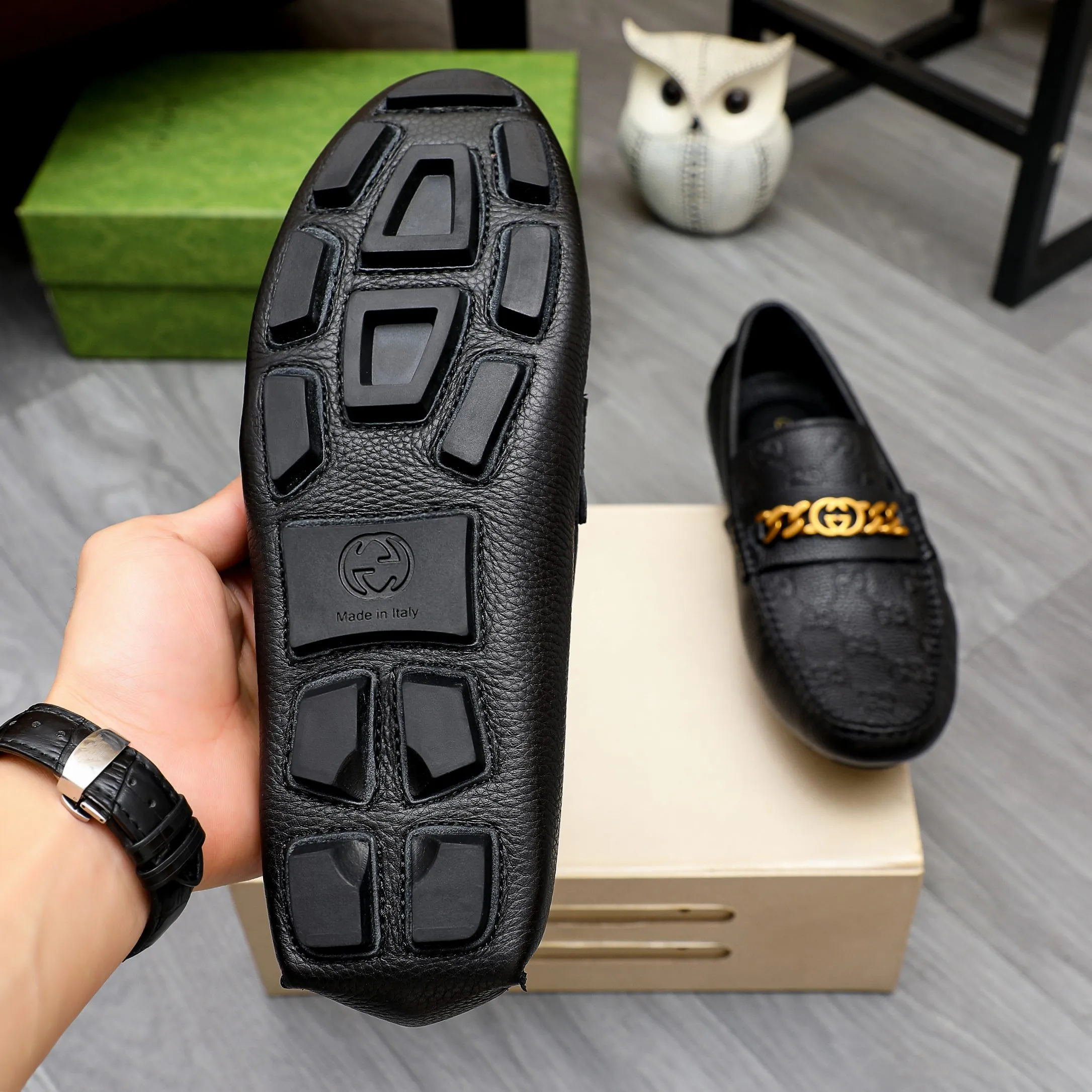 Factory price 380🕷🕷[GUCCI] Gucci's new men's fashion casual slip-on shoes🇨🇳Official website original 1:1 mold opening💯The first layer is made of Italian cowhide🎋🐷Leather lining, original quality, fine workmanship☘Rubber wear-resistant and non-slip outsole, comfortable to wear🌴High-end atmosphere, versatile style, worth owning🍉 Black optional! Code number 38-44 (45.46.47. Can be customized)